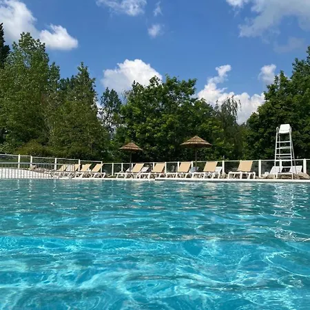 Mobilhome 2 Campsite Seillac